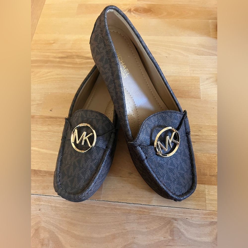 MICHAEL Michael Kors Brown Monogram Logo Metal Accent Loafers
